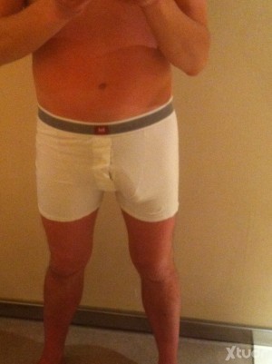 Xtudr - adan227: I'm slender more submissive and with little experience