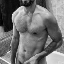 Xtudr - NEsclavo:  JOVEN Y GUAPO ES...