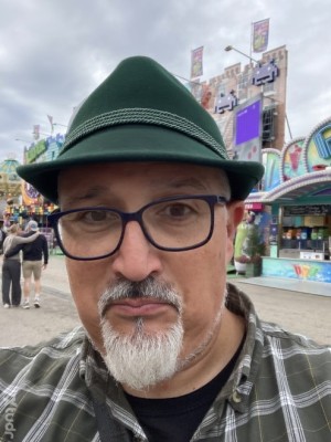 Xtudr - Xibori: Caring daddy and foot fetishist. I'm looking for a young footfriend, max 30 years old.
I also enjoy foot torture, especially...