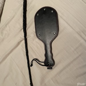 Xtudr - solobotton: Me gustaría encontrar a alguien con quien jugar a juegos de rol. Morbo roces azotes cera tapar inmovilizar. que le guste...