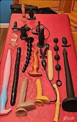 Xtudr - ArcobrutoyÆthalberth: We are two dominant males, one 65 years old and the other 37, seeking sessions of morbid enemas, anal dilation...