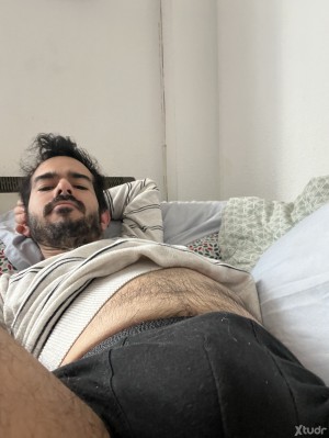 Xtudr - MadPlayer: 25 years old; 50 kg; 1.63 m
Little experience, but willing to learn and have fun, always with protection.