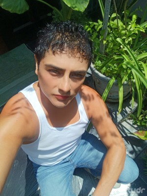 Xtudr - MirafloresLimaPeru29: Hola 👋🏻 soy un chico pasivo de 29 años simpático delgado de Miraflores lima Perú 🇵🇪 si vienes por mi ciudad y ...