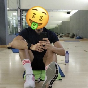 Xtudr - AmoR: I'm a dominant brown-haired man with a beard and athletic build, 45 years old. I have a fixed submissive partner and I'm looki...