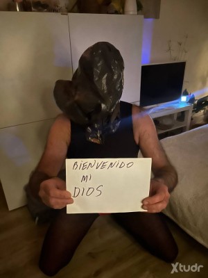 Xtudr - luxox: I'm looking for perversion. But above all a good submissive who is my little slut, totally. DOMINANT MAN CASH