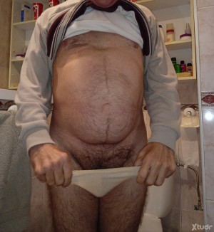 Xtudr - Culosexy1960: I consider myself a bisexual guy with a good penis and a good ass....I love wearing sexy women's lingerie, such as pan...