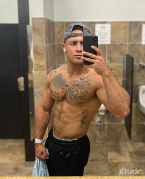 Xtudr - ricohonryyyy: I can’t host but down for whatever comes my way 