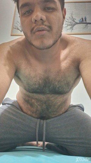 Xtudr - Domtop_AL: I'm a dominant top, I want to find a good submissive bdsm who takes good care of his man, under 35. Colombian in Quito.