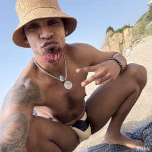 Xtudr - MatHotBoy: Busco ,Ser tu Dominio y tener ingresos extras… 