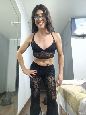 Xtudr - Camialori: Creo que, una persona tiene que tratar de explorar, sentir, tocar, probar, escuchar, ver, saborear su cuerpo para entende...