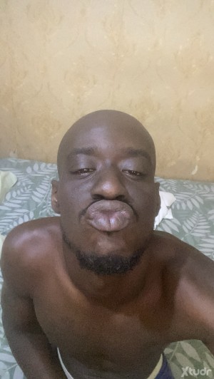 Xtudr - topxxxl9: A real, genuine, submissive, and available guy.