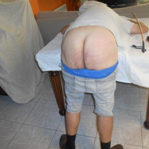 Xtudr - latazoculval: Soy spankee. Significa que recibo azotes en el culo. Tengo un amigo 
spanker, con el que quedo habitualmente,  y los d...