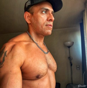 Xtudr - Kiero: Hombre Maduro pasivo 