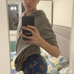 Xtudr - LucasBettany: Just text me already 