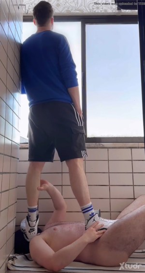 Xtudr - TramplingSlave: Esclavo busco amo. Me va BDSM en general en especial el trampling, no me gusta el fisting. Tengo las ideas claras, n...
