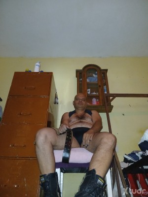 Xtudr - angeldon: Some dominant man for a mature submissive man