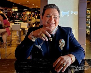 Xtudr - Charlycharly: Me gustaría iniciarme en fith , con tío que me trabaje el culazo y luego de unas buenas comidas de su polla me folle a...