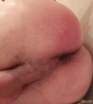 Xtudr - Bambu29: Tío normal que disfruta satisfaciendo los deseos sexuales de machos dominantes. Buen rollo e higiene.