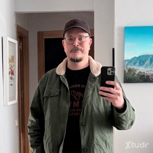 Xtudr - BigGoodSubBoy: I'm looking for an alpha male who shows his physical superiority over me with his huge penis, who likes me to admire ...