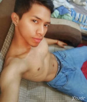 Xtudr - HotAsianBoy: Looking for everything love has to offer ❤️