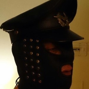 Xtudr - SLAVEBENITO: Dark-haired, 1.75 cm, green eyes, somewhat ugly with a normal body. I like hard cock. Bottom and very pervy.