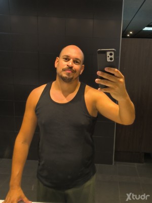 Xtudr - Malag1980: I'm looking for a dominant uncle