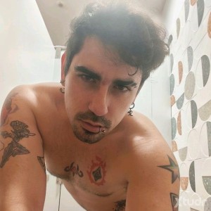 Xtudr - Stigmatophile: 23-44 años. Busco sexo y amistad con gente de gustos similares. Solo busco algo cuando lo pongo en el perfil.
@Victor...