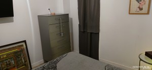 Xtudr - bedroomhost: Habitación doble en piso privado, con televisión y internet. Lugar discreto y apartado del centro. El precio incluye un...