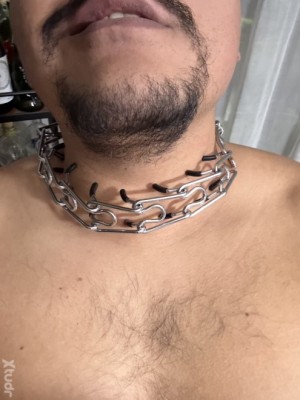 Xtudr - dlestrangeslave: I would like a dominant man to serve, I love feet, golden shower and having my nipples and ass trained.