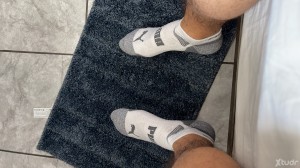Xtudr - Josshh90: Hey, solo un chico buscando satisfacer sus fetiches un rato :) 
Sneakers, calcetines y pies 