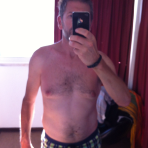 Xtudr - Lamon39: Mature, bottom, submissive, not slave. Shy at first.
Suck you on my knees, no rush, up to the balls. Kiss you, lick your ar...