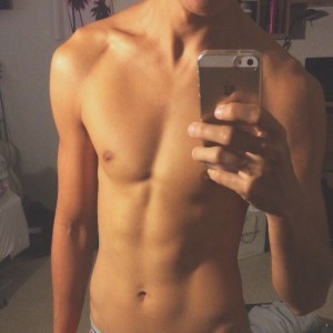 Xtudr - sssttt: Domestic and foot slave for masters who want to be treated like a king, emperor or pharaoh.