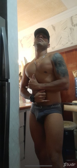 Xtudr - Danielmorboso: Morbidly masculine Dot, discreetly available.