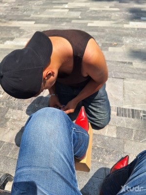Xtudr - Lustrabotas_Mexicano: Only a bastard who enjoys kneeling to shine the shoes of a man. I want to be useful to a superior man. If you'...