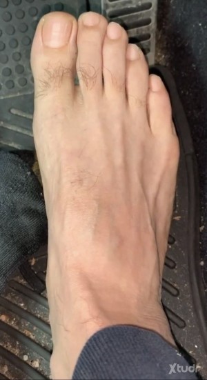 Xtudr - Masterd: I desire to acquire a submissive, extremely obedient, loyal, honest, and completely devoted to my service, who has a clear ...