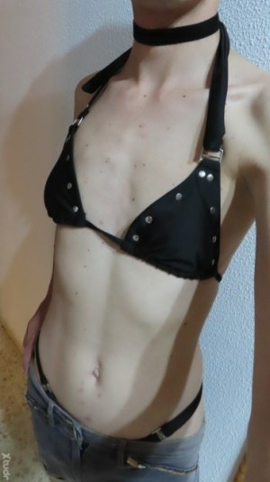 Xtudr - CumDumpster: Hola, busco mi primera vez y perder la virginidad. Chico de 25 años muy tímido y sumiso, en cuanto a mis gustos me gust...