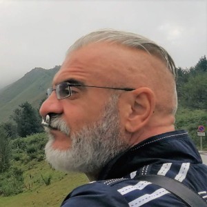 Xtudr - PIGPUNK: I can translate the given text for you. Here's the translation:
I can't see messages, write to me on telegram: @pigpunk66
M...