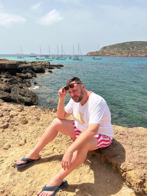 Xtudr - Obediente36: I'm looking for an Alpha who understands submission as something beyond sex.