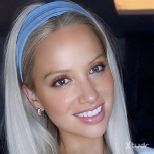 Xtudr - AllAboutBritt: I want a love that feels like a road trip with the windows down, open road, wind blown hair and 70s rock music on the...