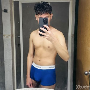 Xtudr - AaronAP: I like gutpunch, belly trampling and everything related to stomach punches. I can also be flexible with other types of tort...