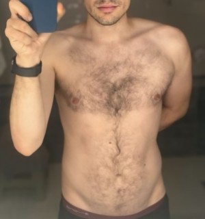 Xtudr - DestrozaAlphas: I'm an extremely dominant alpha male with a 7.5-inch cock. If you talk to me, do it with a face pic, I have no probl...