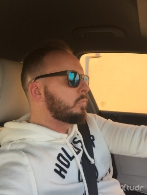 Xtudr - bokeronamo: Dominant man looking for submissive men