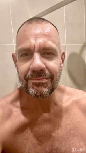 Xtudr - Baconhouz: Open minded, adventurous, into most things mild to wild.  Not into blood, scat, animals or kids, the rest is fair game