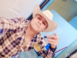 Xtudr - alfamontiel: Aqui Machote Cashmaster, cabrón y dominante, verga gruesa y actitud de rey. Solo putas obedientes, paypigs y finsubs qu...