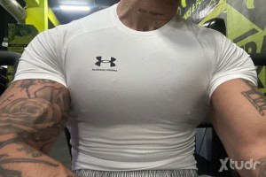 Xtudr - hetdom: Only bitches who have their place clear and pay tribute. Hetero alpha with a chick.