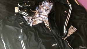 Xtudr - Chandalero-het: Cash Master.
El tributo tiene su atributo.
Muscle Worship, pies, azotes, pasamontañas, hetero, discreción.