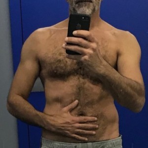 Xtudr - XaviBcn: En Busca de morbo 
Tb interesado en bondage