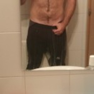 Xtudr - Morboboy28gi: I'm a masculine uncle with hair, athletic, horny and with two fingers of forehead. Always ready to enjoy a good fuck.