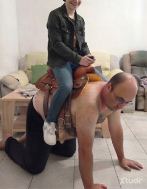 Xtudr - Pony-slave: El esclavo de las fotos es real, si estás interesado,  ponte en contacto.