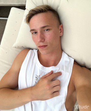 Xtudr - sebastianGate: Hola, me gusta hacer contenido de videos de acompañantes y sexo. Contáctame si estás interesado.